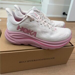 Hoka Clifton 10